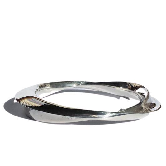 Möbius bangle in Sterling Silver