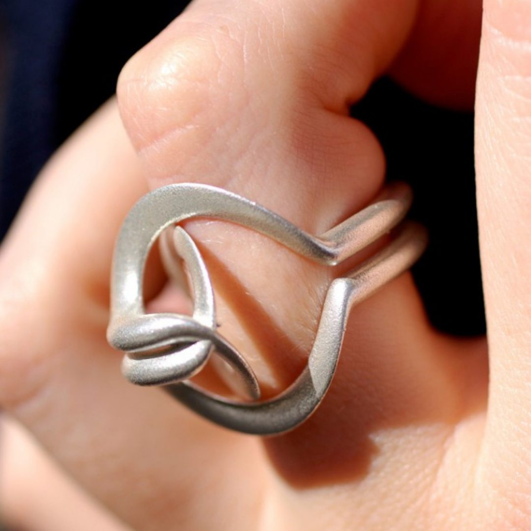 Pirouette ring in Sterling Silver