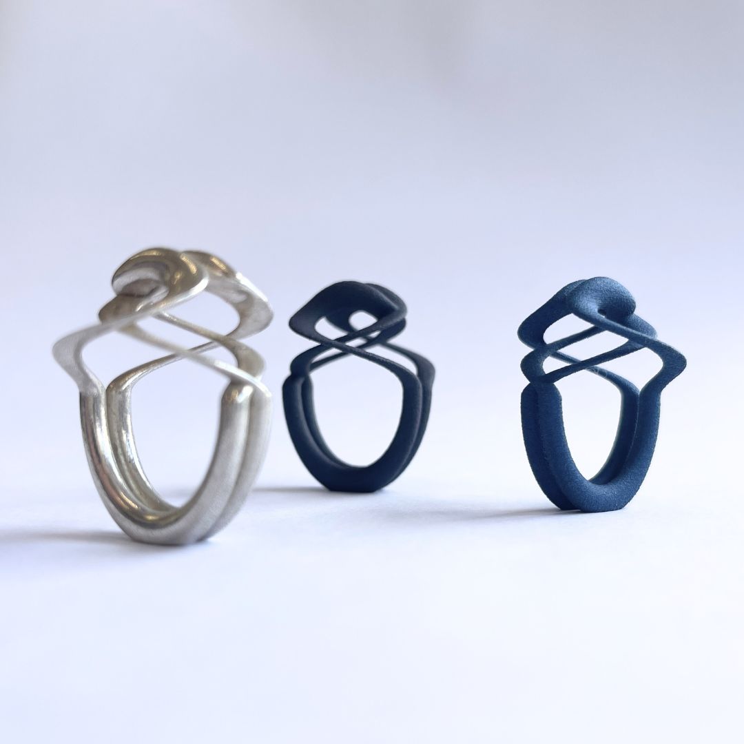 Pirouette ring in Sterling Silver